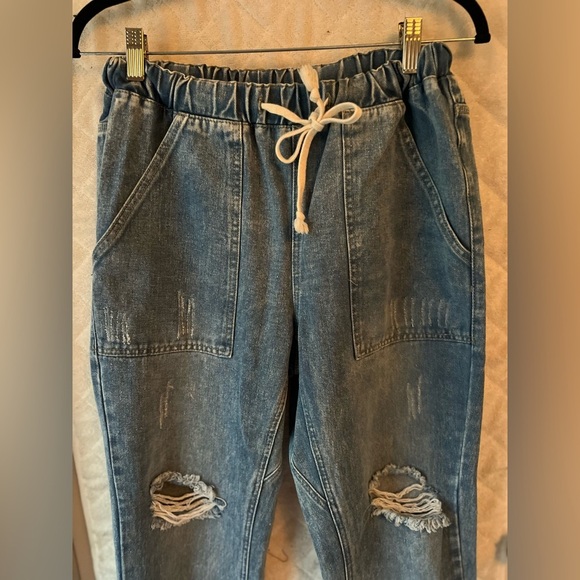 Distressed drawstring denim- on trend - Picture 5 of 5